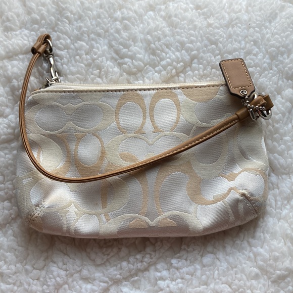Coach vintage wristlet - Picture 2 of 6